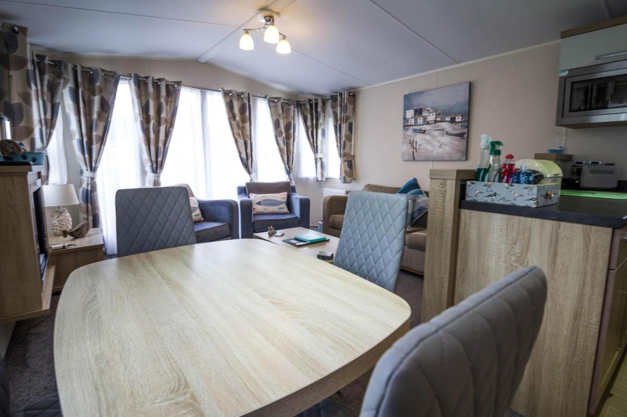 6 Berth Caravan With Wifi At Wells-Next-The-Sea In Norfolk Ref 72032T Hotel Exterior photo