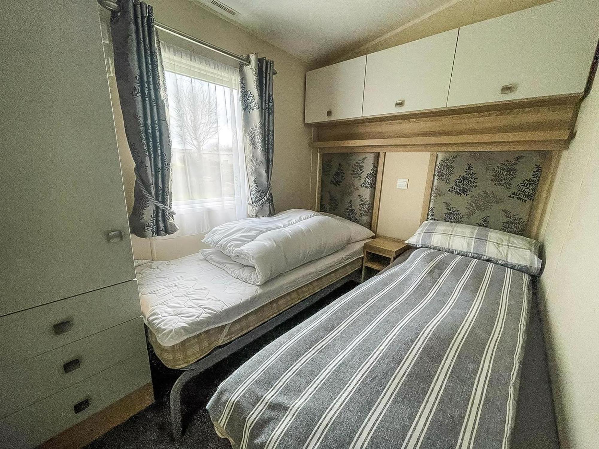 6 Berth Caravan With Wifi At Wells-Next-The-Sea In Norfolk Ref 72032T Hotel Exterior photo