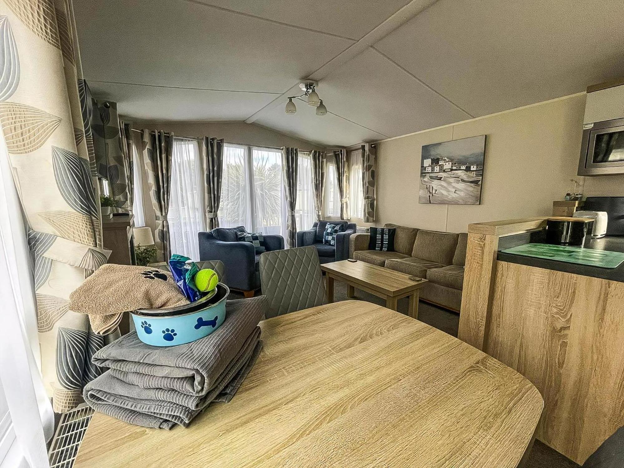 6 Berth Caravan With Wifi At Wells-Next-The-Sea In Norfolk Ref 72032T Hotel Exterior photo